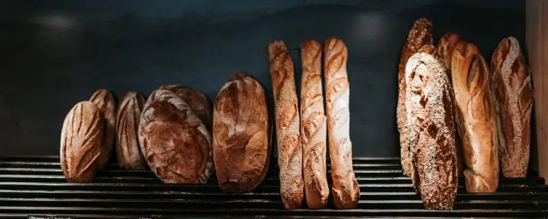 Loaves and baguettes on the bakery shelves